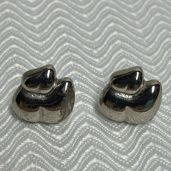 2 lapel pins - Picture 1 of 3